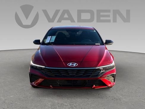 Used 2025 Hyundai Elantra SEL image 21