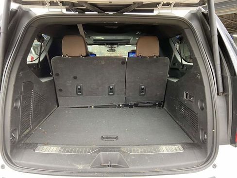 Used 2023 Chevrolet Suburban High Country image 18