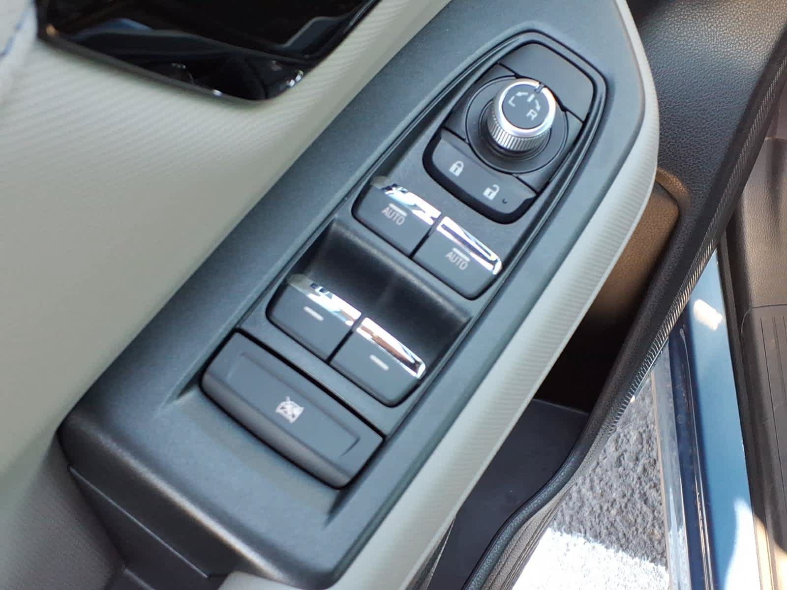 Used 2025 Subaru Forester Limited AWD/4WD image 29