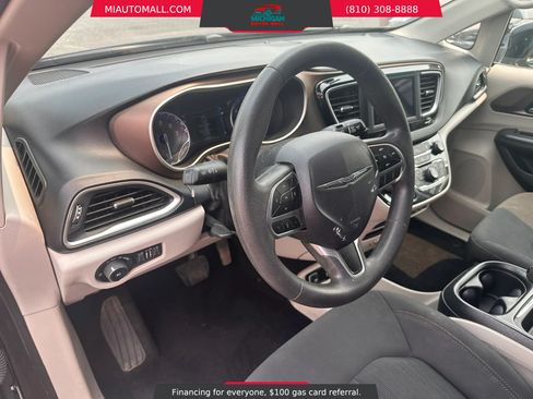 Used 2018 Chrysler Pacifica Touring Plus FWD image 8
