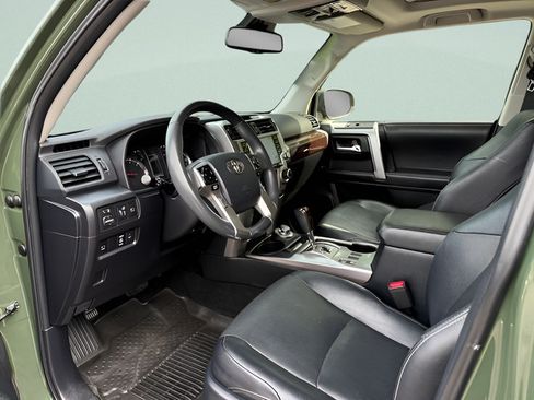 Used 2022 Toyota 4Runner Limited AWD/4WD image 4