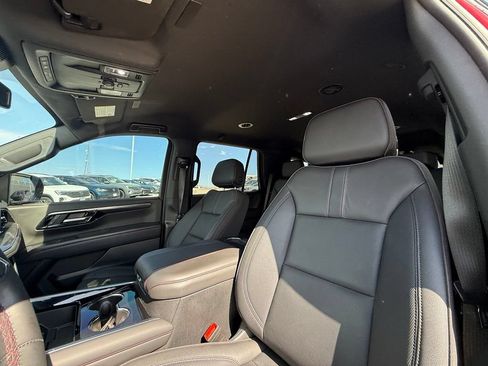 Used 2025 Chevrolet Tahoe RST w/ Comfort Package RWD image 13