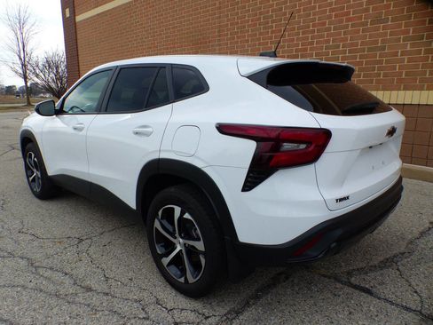 Used 2025 Chevrolet Trax RS w/ Driver Confidence Package image 6