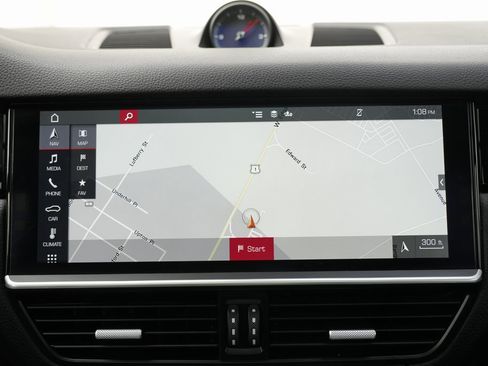 Used 2020 Porsche Cayenne image 57