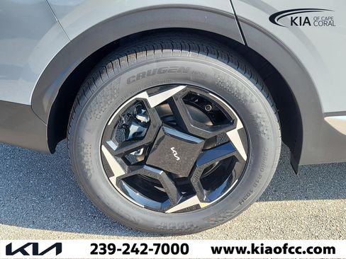 New 2026 Kia Sportage EX w/ EX Panorama Roof Package FWD image 9