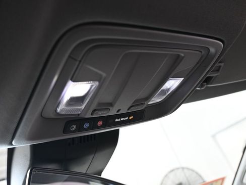 Used 2023 Chevrolet Silverado 1500 LT RWD image 29