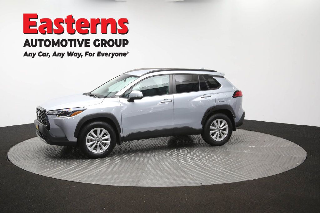 Used 2022 Toyota Corolla Cross LE AWD/4WD image 56