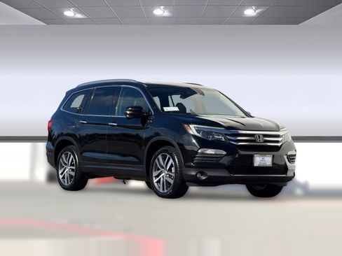 Used 2016 Honda Pilot Touring image 6
