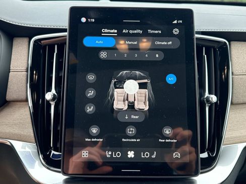 New 2026 Volvo XC90 B6 Plus w/ Protection Package image 22