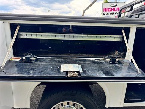 Used 2017 Ford F450 XLT w/ XLT Value Package AWD/4WD image 16