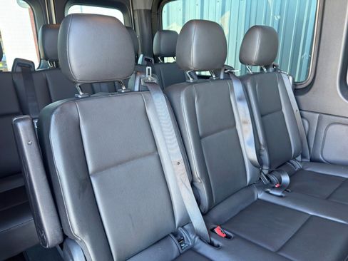 Used 2023 Mercedes-Benz Sprinter 2500 image 35