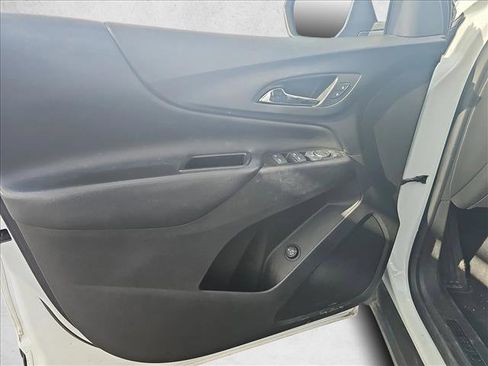 Used 2022 Chevrolet Equinox LT image 11