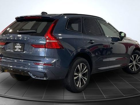 Certified 2024 Volvo XC60 B5 Core AWD/4WD image 3