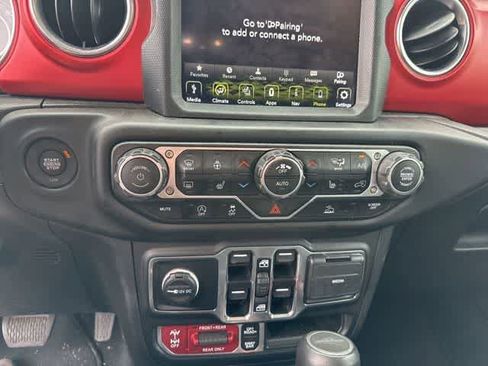 Used 2023 Jeep Gladiator Rubicon w/ LED Lighting Group AWD/4WD image 8