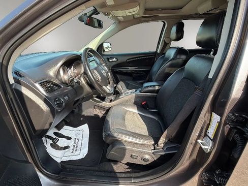 Used 2020 Dodge Journey Crossroad FWD image 13
