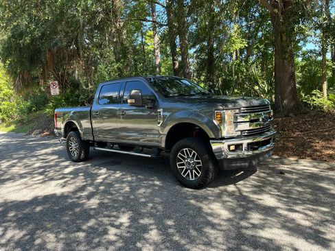 Used 2017 Ford F250 Lariat w/ Lariat Ultimate Package AWD/4WD image 4