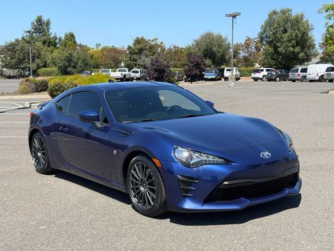 Used 2017 Toyota 86 RWD image 7