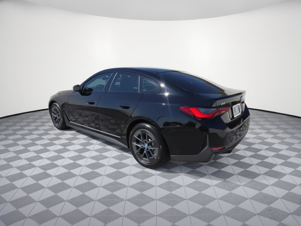 Used 2023 BMW i4 eDrive35 RWD image 3