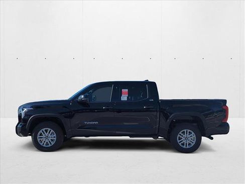 New 2025 Toyota Tundra SR5 w/ SR5 Convenience Package AWD/4WD image 5