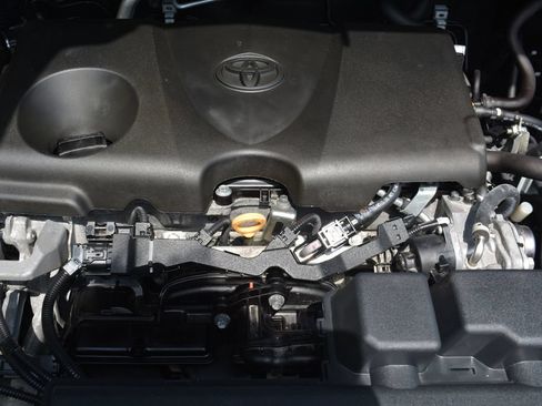Used 2024 Toyota RAV4 XLE AWD/4WD image 23