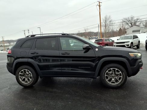 Used 2021 Jeep Cherokee Trailhawk w/ Technology Group AWD/4WD image 6