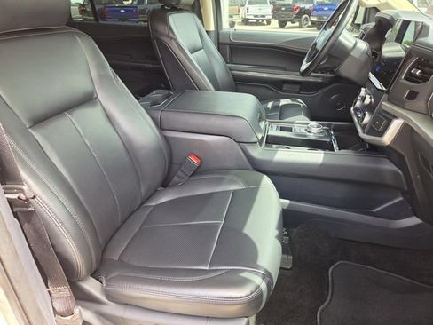Used 2022 Ford Expedition XLT RWD image 24