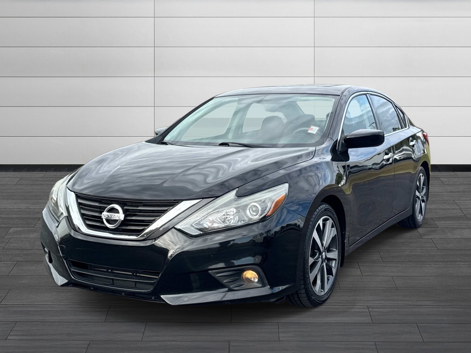 Used 2016 Nissan Altima 2.5 SR w/ Interior Lighting Package FWD image 10