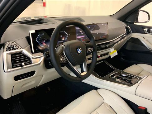 New 2026 BMW X5 xDrive40i w/ Climate Comfort Package image 8