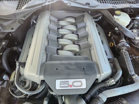 Used 2017 Ford Mustang GT Premium RWD image 22