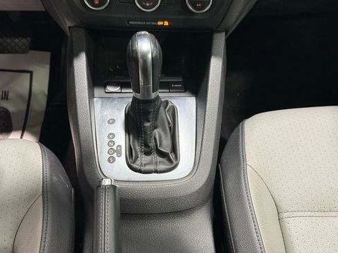 Used 2013 Volkswagen Jetta SE image 20
