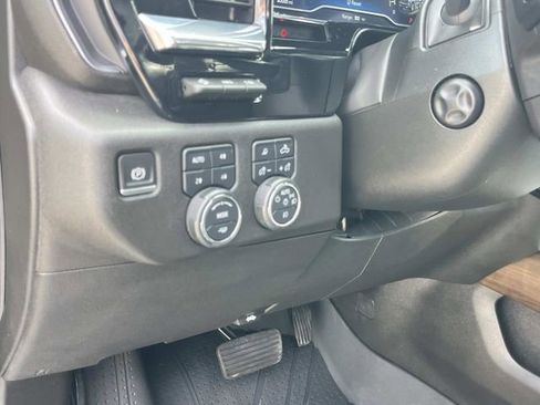 Used 2024 Chevrolet Silverado 1500 High Country w/ High Country Premium Package AWD/4WD image 31