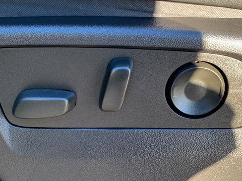 Used 2022 Chevrolet Silverado 1500 ZR2 w/ Technology Package image 20