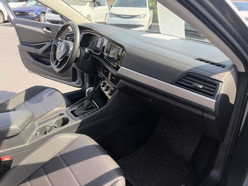 Used 2021 Volkswagen Jetta SE image 30