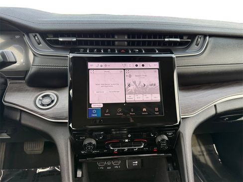 Used 2022 Jeep Grand Cherokee Limited image 10