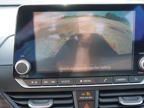 Used 2024 Nissan Altima 2.5 SV FWD image 31