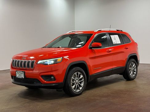 Used 2021 Jeep Cherokee Latitude Lux w/ Comfort/Convenience Group AWD/4WD image 28