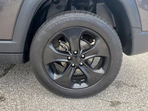 Used 2019 Jeep Compass Latitude AWD/4WD image 33