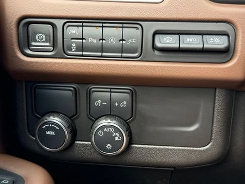 Used 2021 Chevrolet Tahoe High Country RWD image 21