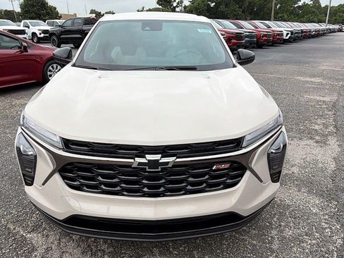 New 2026 Chevrolet Trax RS FWD image 2