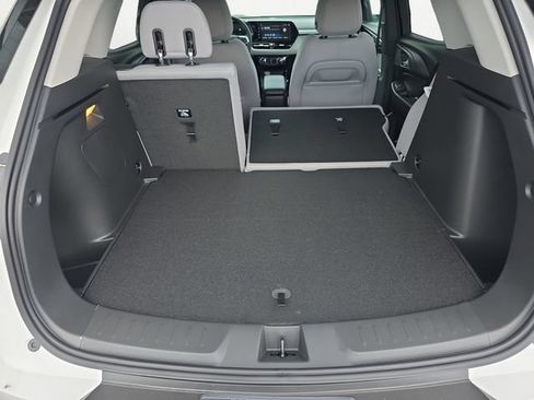 New 2026 Chevrolet TrailBlazer LT w/ Convenience Package FWD image 25