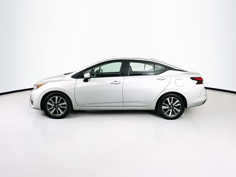 Used 2025 Nissan Versa SV FWD image 4