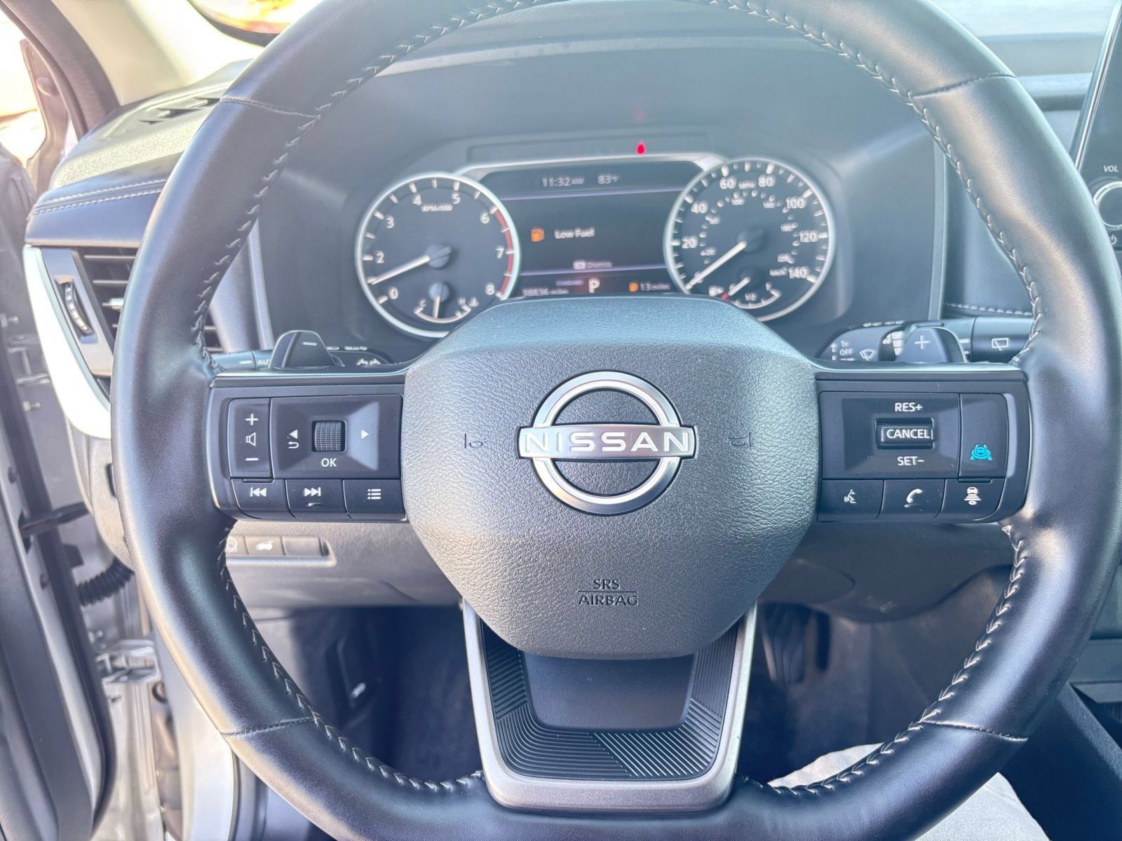 Used 2025 Nissan Rogue SV FWD image 29
