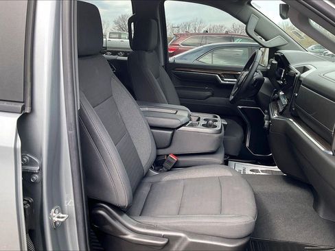 Used 2024 Chevrolet Silverado 1500 LT image 7