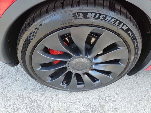 Used 2022 Tesla Model Y Performance AWD/4WD image 30