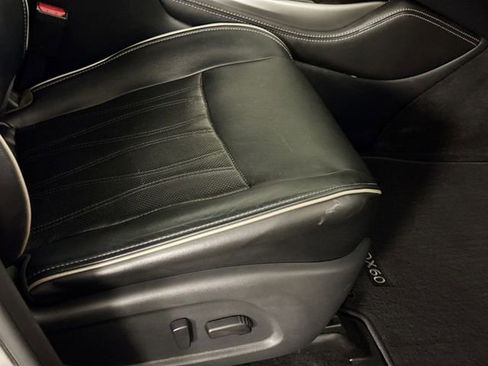 Used 2017 INFINITI QX60 Luxe w/ Deluxe Technology Package image 37