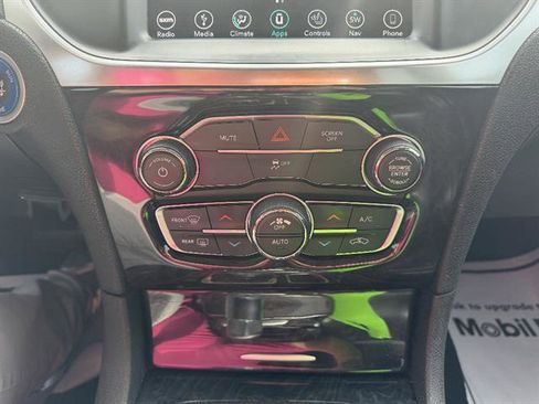 Used 2019 Chrysler 300 Limited image 38