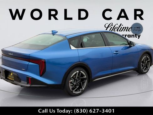 New 2025 Kia K4 GT-Line image 3