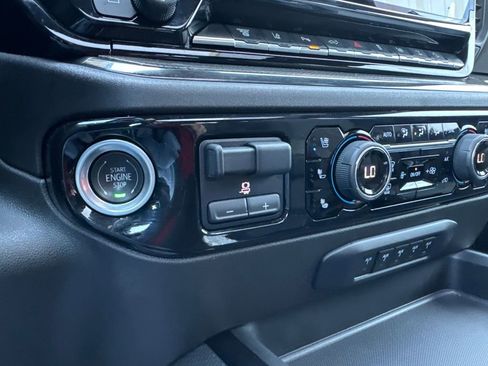 Used 2025 Chevrolet Silverado 2500 ZR2 w/ Technology Package AWD/4WD image 42
