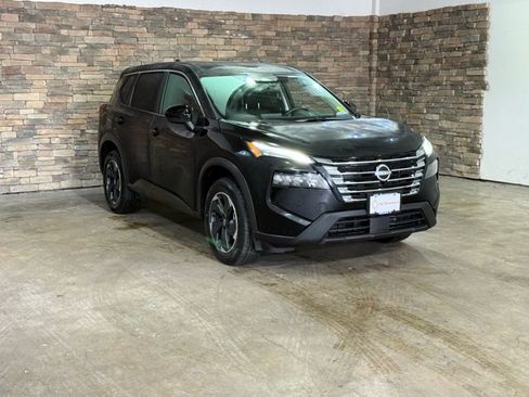 Certified 2025 Nissan Rogue SV image 2