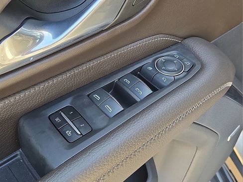 Used 2024 GMC Yukon Denali image 24